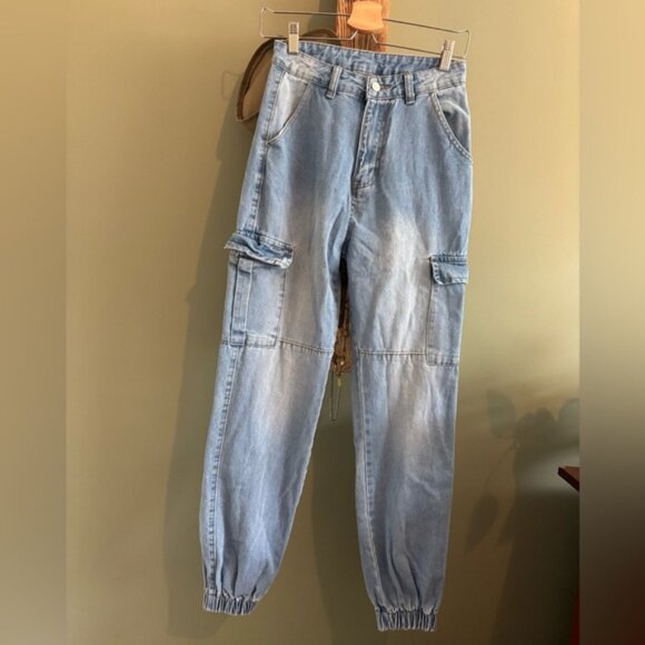 148.) SHEIN / Denim / Light Blue / Cargo Jeans - Picture 1 of 8